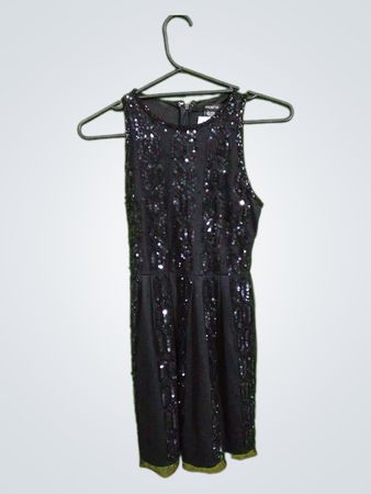 Schwarzes Pailletten-Kleid