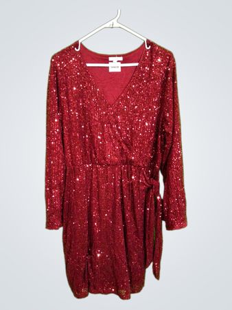 Glitzerndes Wickelkleid