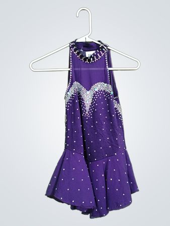 Lila Eiskunstlaufkleid mit Strasssteinen