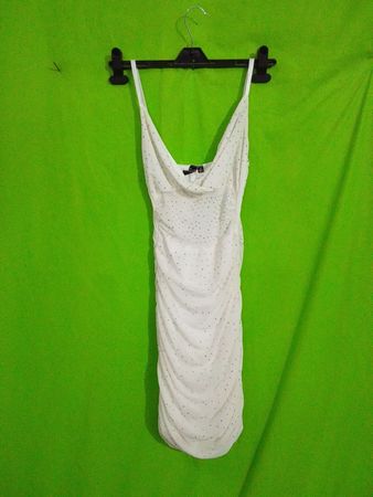 Weißes gerafftes Minikleid mit Strass