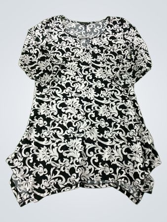 Inspiri Black and White Floral Print Tunic Top