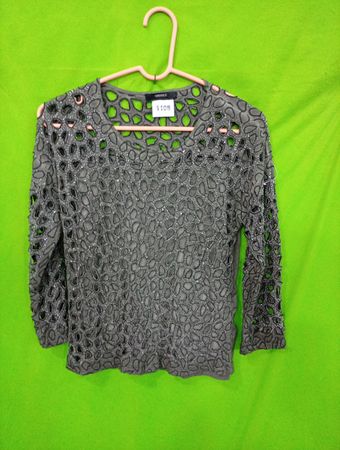 Forever 21 Verziertes Cut-Out Langarmshirt