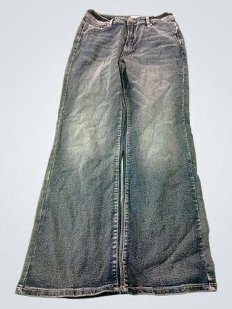 Bell Bottom Jeans mit bestickten Taschen