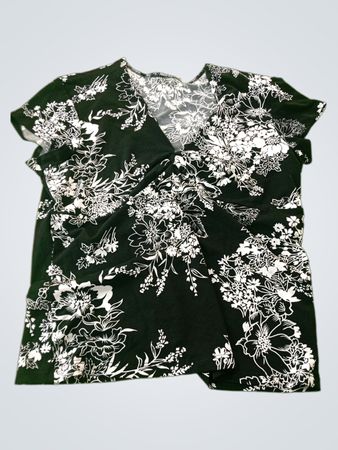 Black and white floral print top