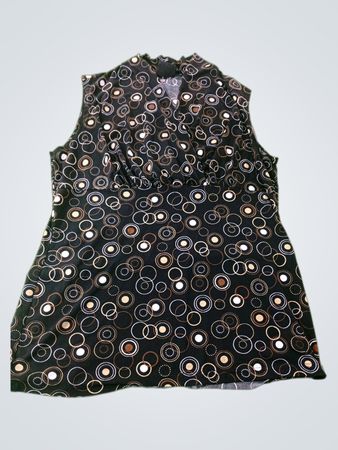 JKLA California Sleeveless Mock Neck Top with Circle Print
