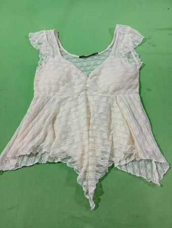 Top en dentelle blanche