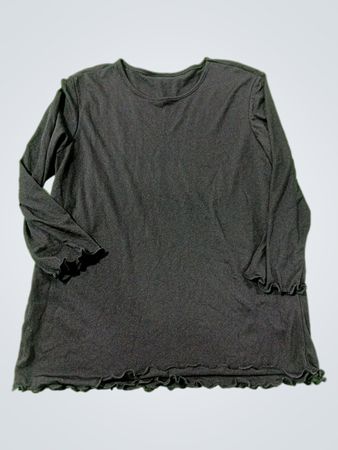 Schwarzes Langarmoberteil mit Rüschensaum