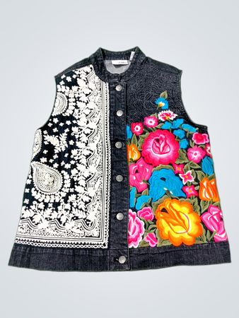 Chico's Platinum Bestickte Denim-Weste