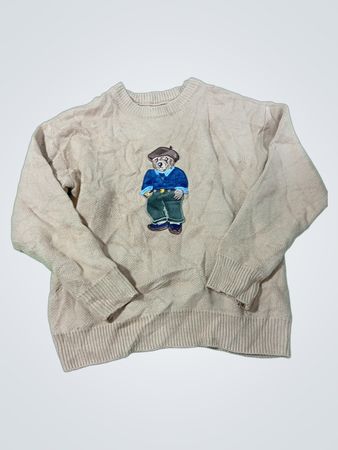 Beiger Strickpullover mit gesticktem Bärenmotiv