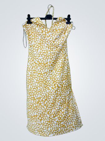 Lulus Gelbes und Weißes Tiermuster Midi-Kleid