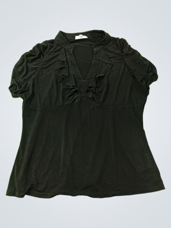 Fashion Bug Schwarzes Rüschenshirt mit V-Ausschnitt