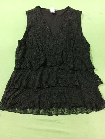 Apt 9 Schwarzes Spitzen-Tiered V-Ausschnitt Ärmelloses Top