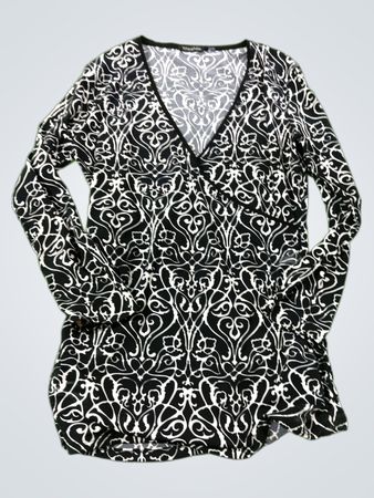 Tahari Schwarz-weiße gemusterte V-Ausschnitt Langarm Wickelkleid