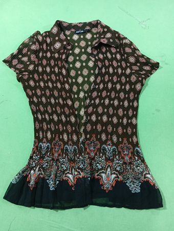 APT.9 Damen Braun Print Plissiertes Kurzarm Kragen Hemd mit Knöpfen