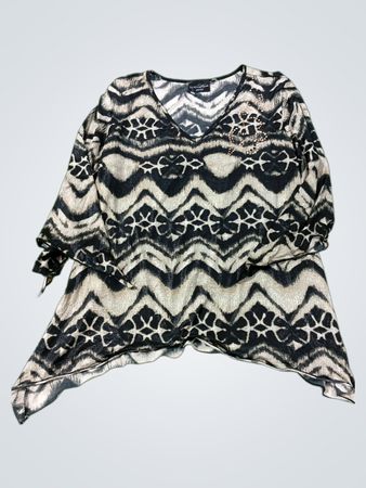 Brittany Black Petite Damen Tiermuster V-Ausschnitt Top