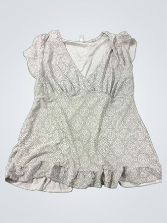 Graues gemustertes kurzärmeliges Oberteil mit Rüschensaum
