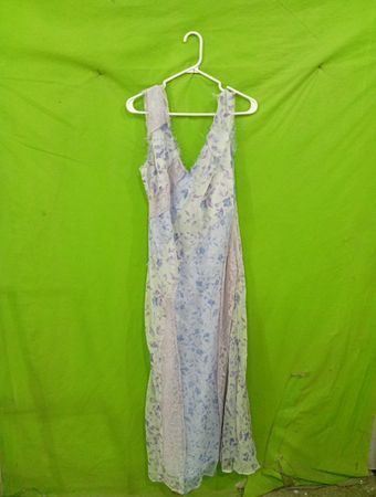 Maxikleid mit floralem Druck und Spitzenbesatz