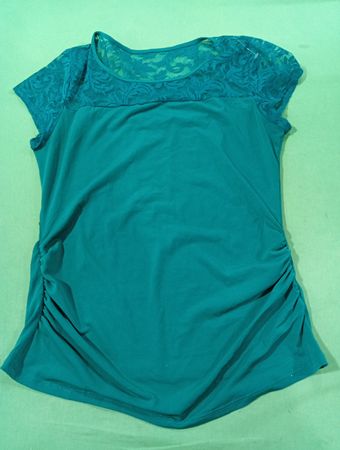 Teal Raffung T-Shirt mit Spitzenakzenten