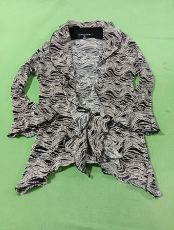 Madison Leigh Petite Schwarz-Weiße Gemusterte Strickjacke