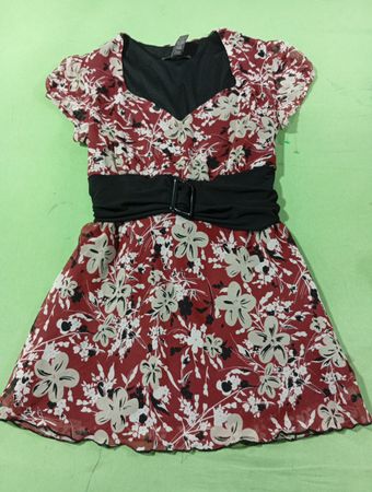 HILLARD&HANSON Damen Rotes Blumendruckkleid mit Schwarzem Gürtel