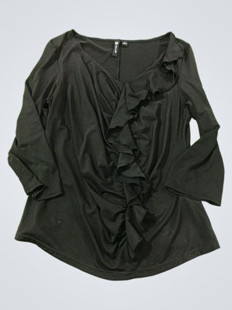 MILANO Schwarzes Rüschenshirt mit V-Ausschnitt und langen Ärmeln