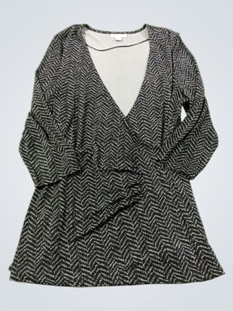 Charter Club Damen Schwarz & Grau Fischgräten-Wickelkleid