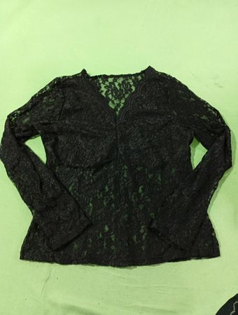 Schwarze Spitzenbluse