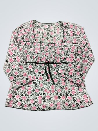 Bluse mit floralem Druck und schwarzem Saum sowie Bindeband