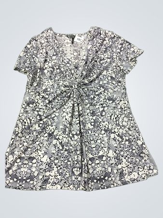 Daisy Fuentes Bedrucktes V-Ausschnitt Top