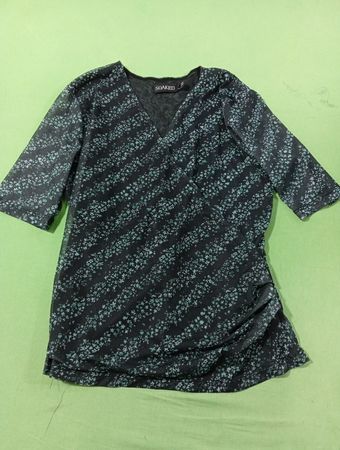 SOAKED Damen Schwarzes Blumendruck V-Ausschnitt Top