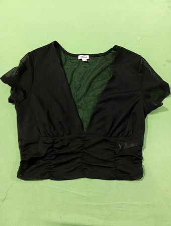 Garage Schwarzes Mesh-Cropped Top