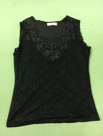 Schwarzes Spitzenbesatz-Tanktop