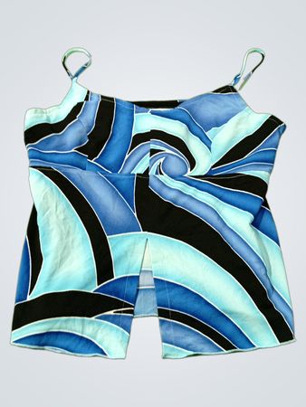 Blaues und schwarzes Wirbelmuster-Camisole mit geteiltem Saum