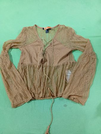 Forever 21 Spitzen-Peplum-Top