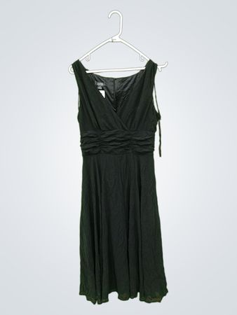 Dressbarn Kollektion Schwarzes Etuikleid