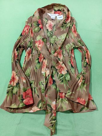 ALLISON TAYLOR Floral Print Plissee-Bluse