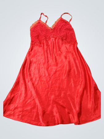 Rotes Satin-Nachthemd mit Spitzenbesatz
