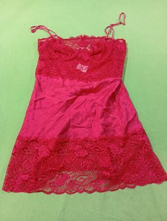 Rosa Spitzenrand Slipkleid