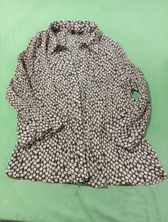 Serenade New York 100% Polyester Braunes und Weißes gepunktetes Button-Up Hemd
