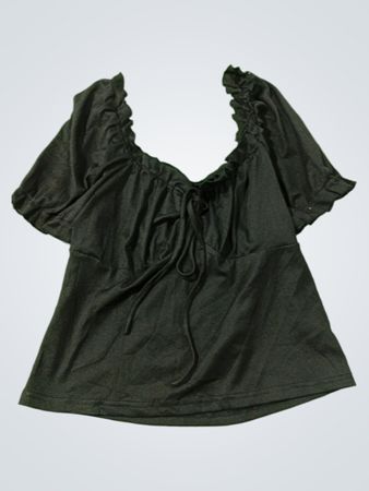 Schwarzes Top mit quadratischem Ausschnitt und Puffärmeln