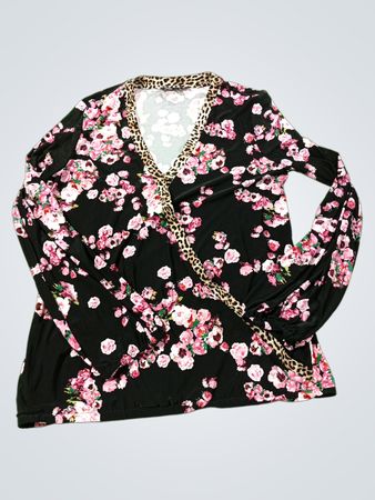INC International Concepts Schwarzes Blumenmuster Langarmoberteil