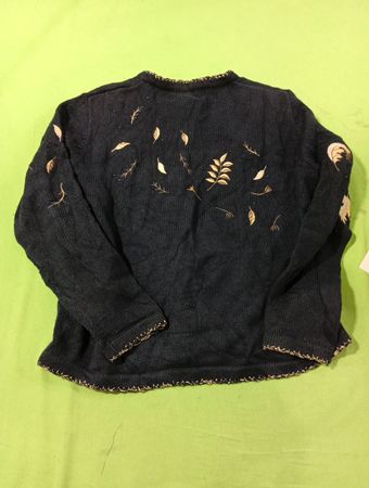 Christopher & Banks handbestickter marineblauer Pullover