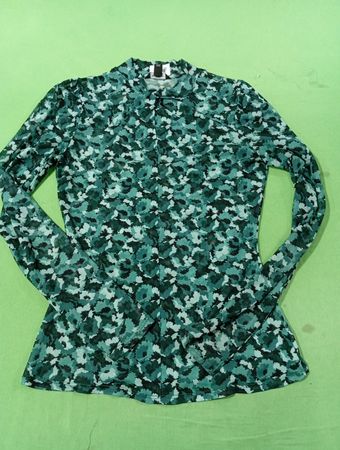 RW&CO. Damen Langarm-Top mit Mock-Neck und Floral-Druck