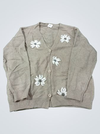 Beiger Cardigan mit floralen Applikationen
