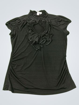 Schwarzes Rüschenshirt mit Stehkragen