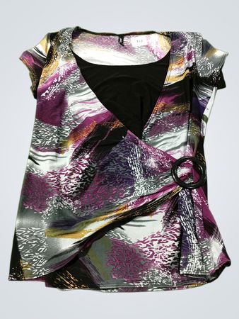 Abstraktes Druck-Wickeltop mit Ringdetail