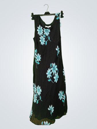 Schwarzes ärmelloses Kleid mit Blumenmuster