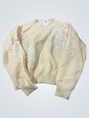 Luna Ivy Cremepullover mit weißen Blumenapplikationen