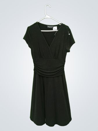 Connected Apparel Schwarzes Raffung V-Ausschnitt Kleid