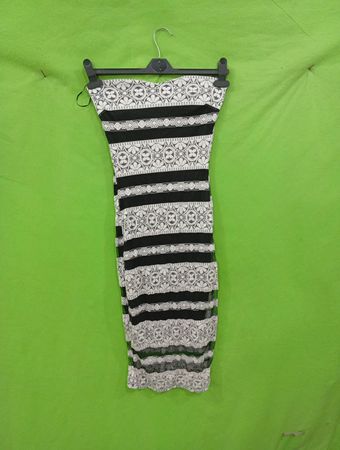 KIMCINE Trägerloses Kleid mit Schwarz-Weiß-Muster